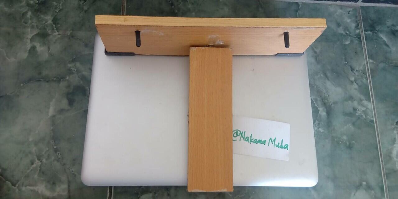 &#91;DIY&#93; sulap kayu bekas jadi stand laptop mu