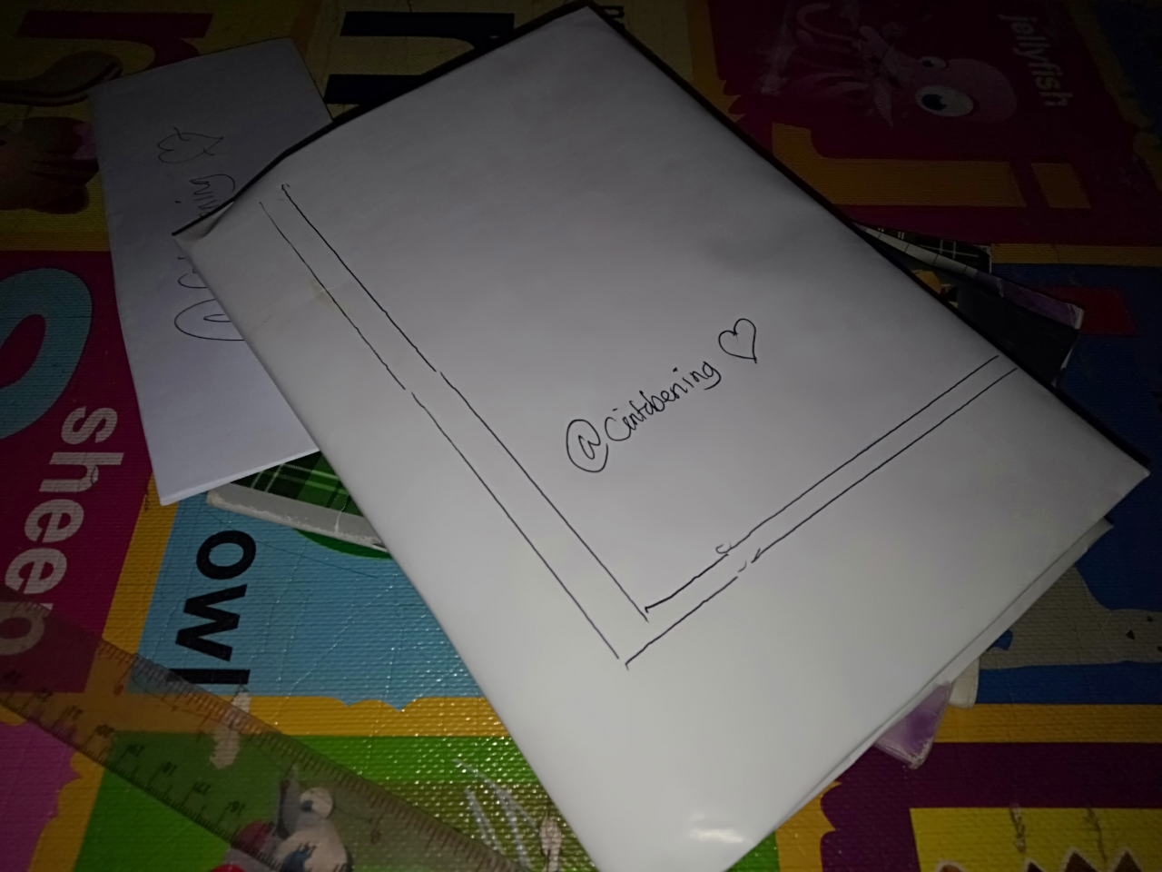 Jangan Buang Bekas Kalender, Bisa Dimanfaatkan Untuk Sampul Buku Lho Gan!