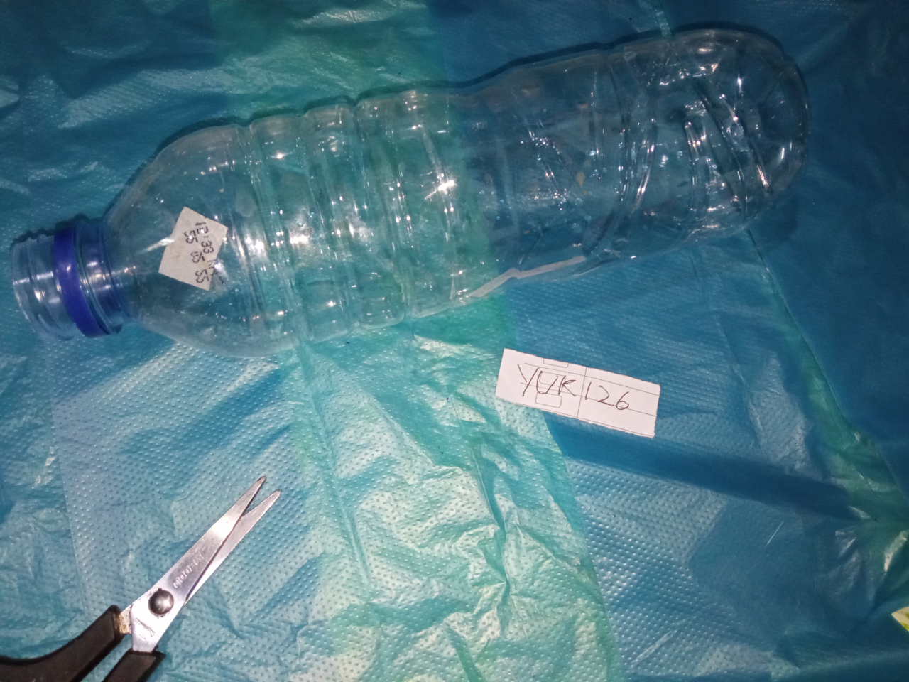 Dari Tutup Sampe Bodinya, Botol Plastik Emang Berguna Banget