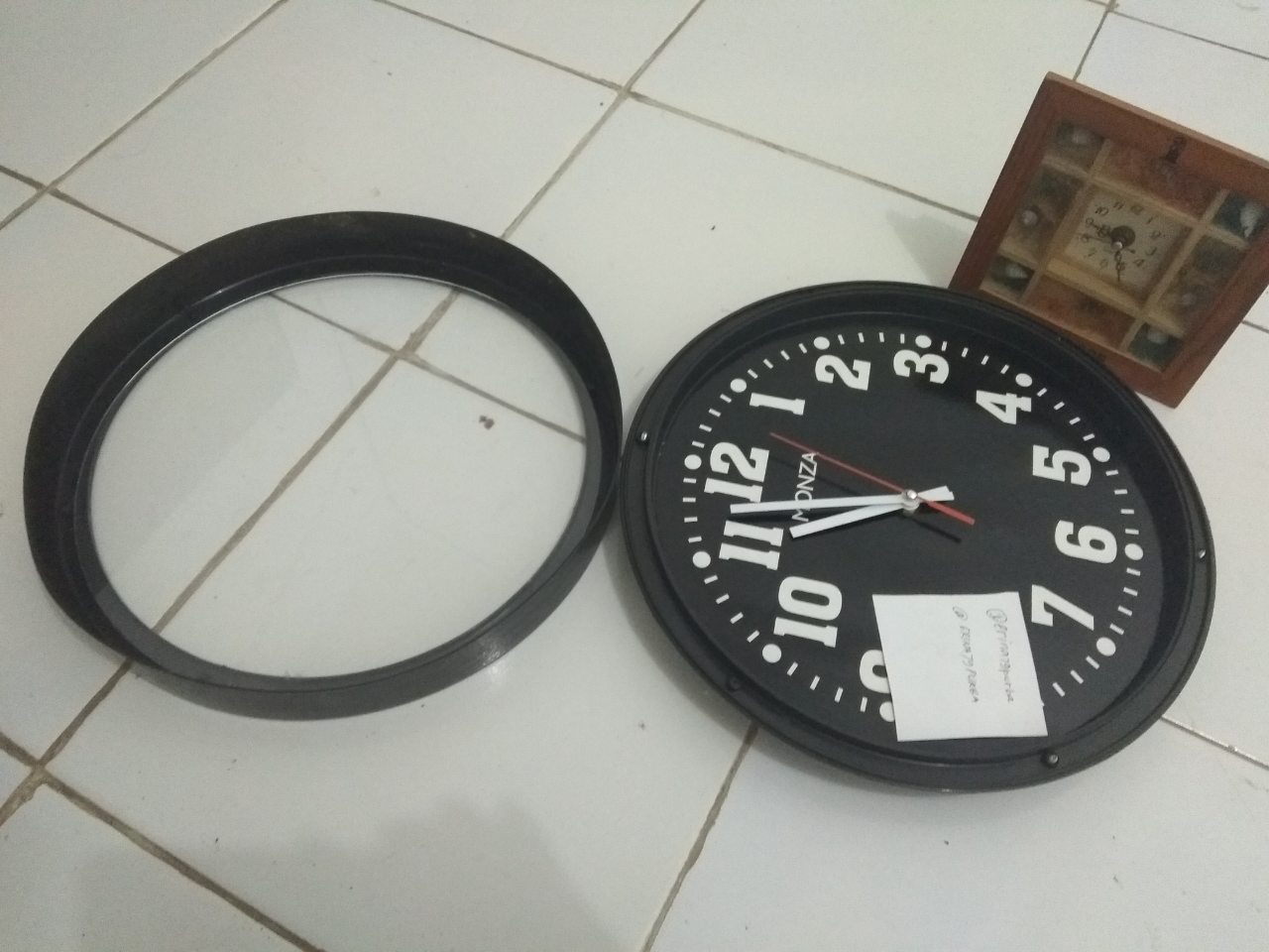 Jam Dinding jadi Bingkai