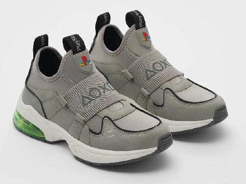 Suka Main PS? Tandanya Lo Wajib Punya Sneakers PlayStation dari Zara!