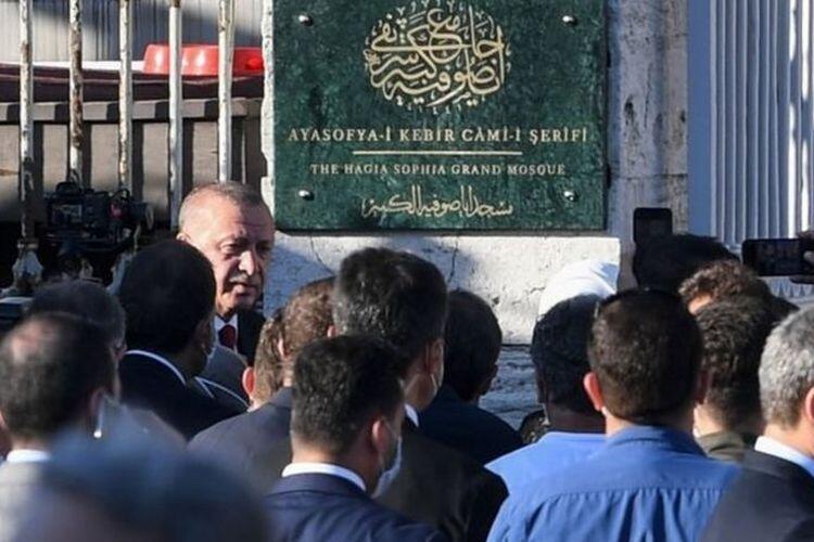 Salat Jumat Perdana Akhirnya Digelar di Bekas Gereja & Museum, Hagia Sophia