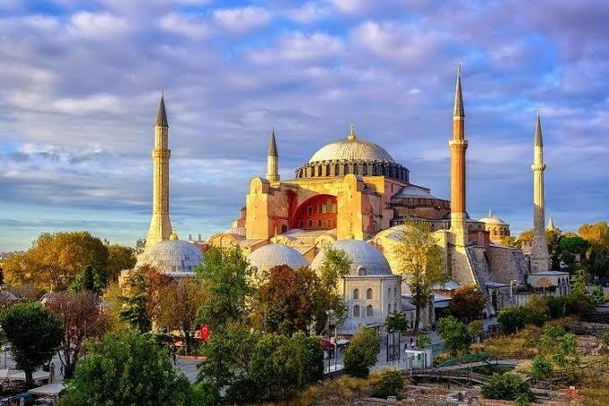 Salat Jumat Perdana Akhirnya Digelar di Bekas Gereja & Museum, Hagia Sophia