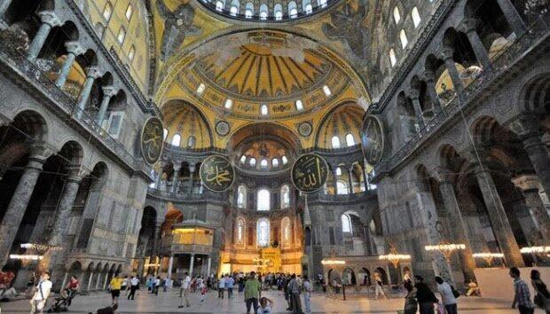 Salat Jumat Perdana Akhirnya Digelar di Bekas Gereja & Museum, Hagia Sophia