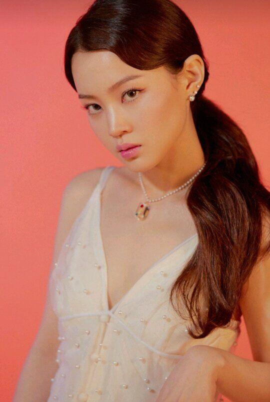 Lee Hi Jawab Pertanyaan Netizen di ‘Look Me Up’