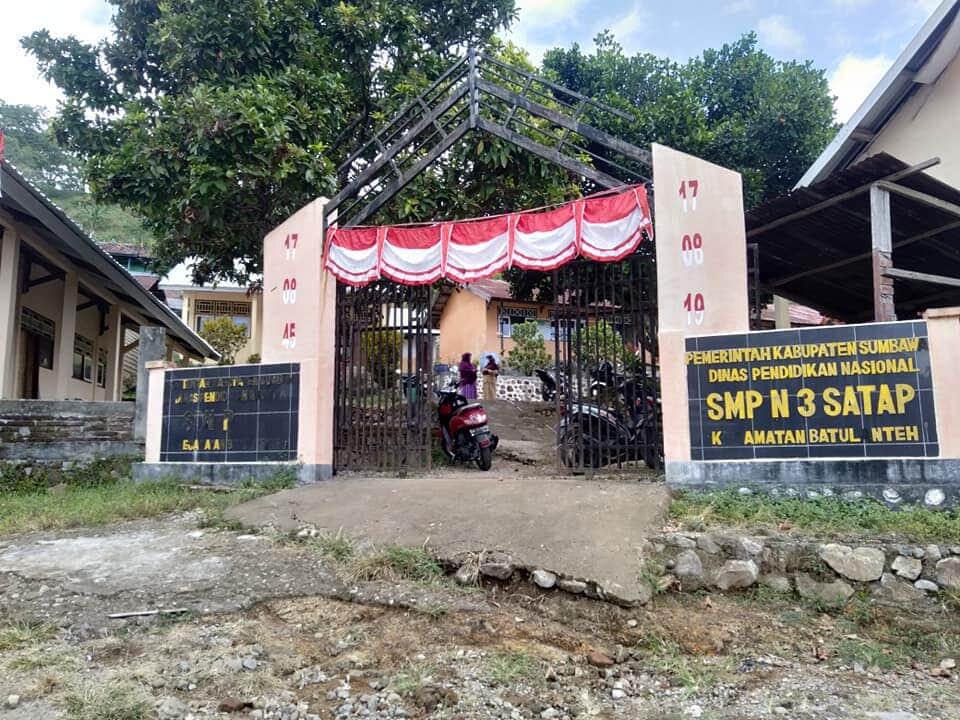 Pelajar Ini Tetap Ikuti Pembelajaran Jarak Jauh Meski Tanpa Kuota! Bisa Gitu Ya?
