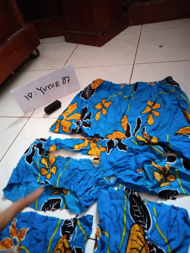 Celana Panjang Sobek?Jangan Dibuang, Gan!