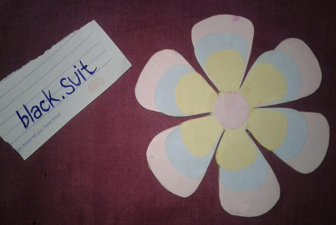 Dibuang Sayang, Mari Manfaatkan Kertas Tak Terpakai Menjadi Tirai Warna-warni