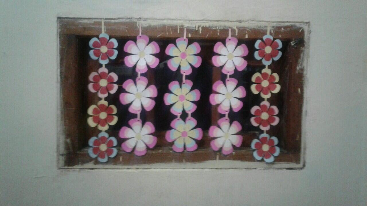Dibuang Sayang, Mari Manfaatkan Kertas Tak Terpakai Menjadi Tirai Warna-warni