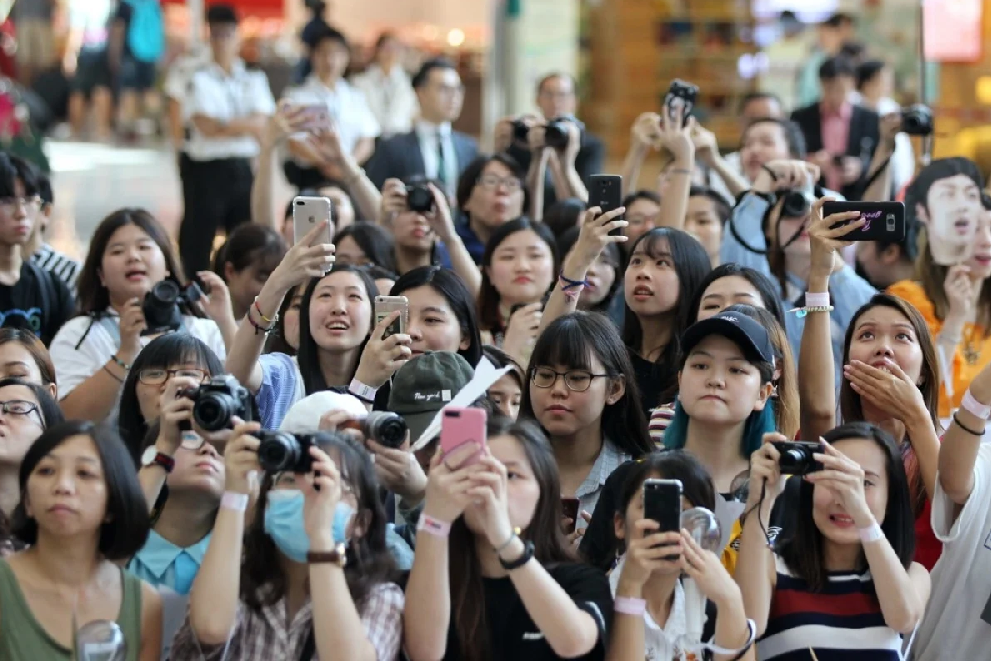 4 Momen Ini Buktikan Fans KPop Sehebat Detektif, Nomor 1 Bikin Terheran-heran