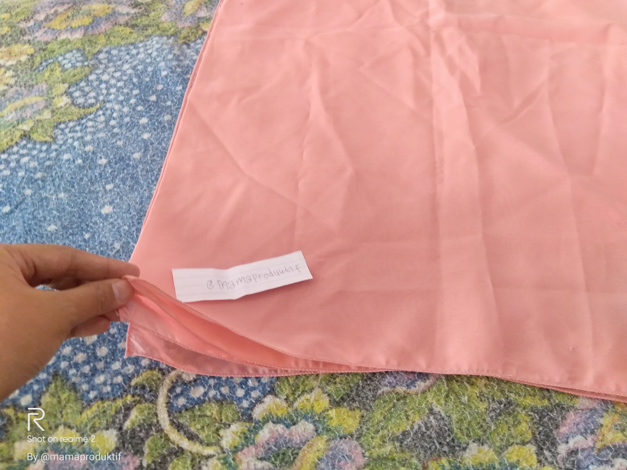 &#91;DIY LIFE HACK&#93; Bosan Pakai Outer Itu Lagi?Kuy Menyulap Pashmina Menjadi Outer Kece