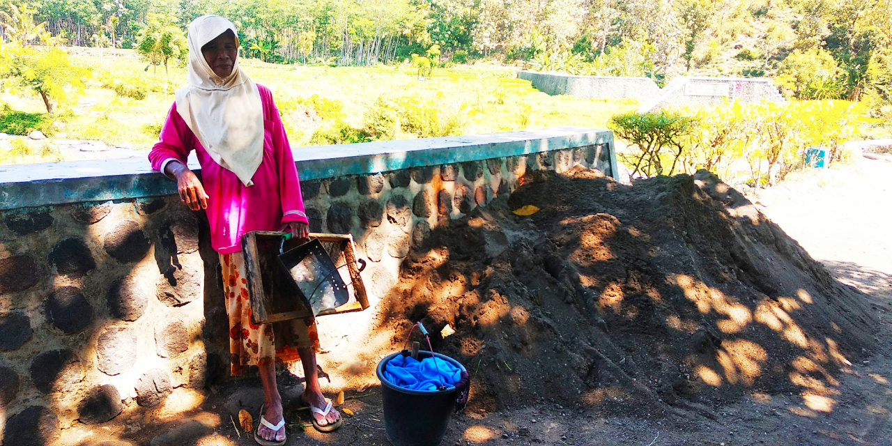 Wujud Warga Di Pedesaan Menggais Rizqi Dengan Menambang Pasir Sungai