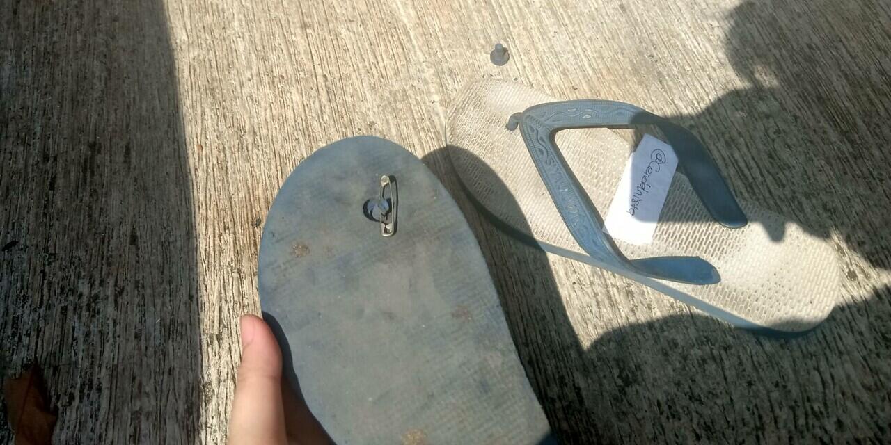 &#91;Life Hack&#93; Sandal karet kamu mendadak putus? eits jangan di buang dulu