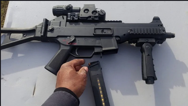 Mengenal 5 Fakta Menarik UMP45, SMG dengan Stabilitas Luar Biasa!