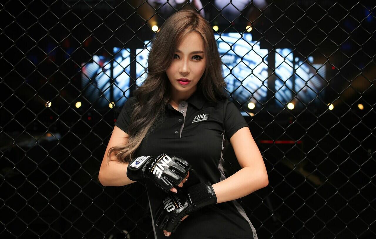 Deretan Ring Girl ONE Championship Paling Aduhai, Vote Your Favorite!