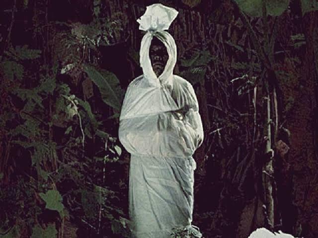 Gilang Fetish Kain Jarik, Menjadi Predator UNAIR Dengan Di Bungkus Pocong