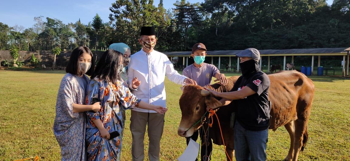 Kasetukpa Lemdiklat Polri Serahkan 40 Ekor Hewan Kurban