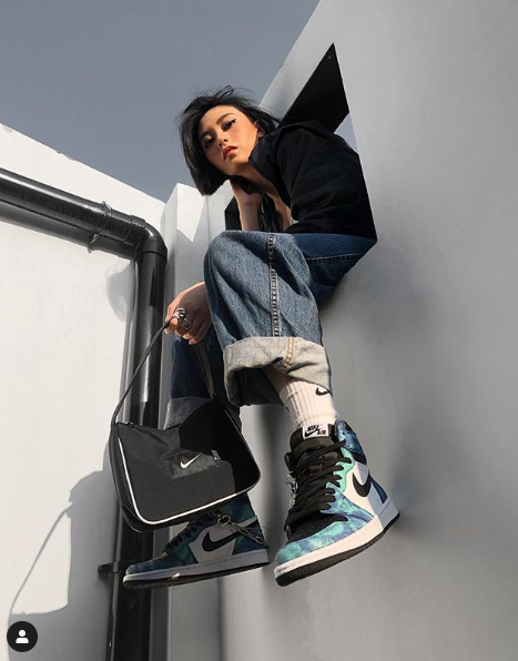 Yuk! Tengok style dan koleksi sneakers Tamara Dai