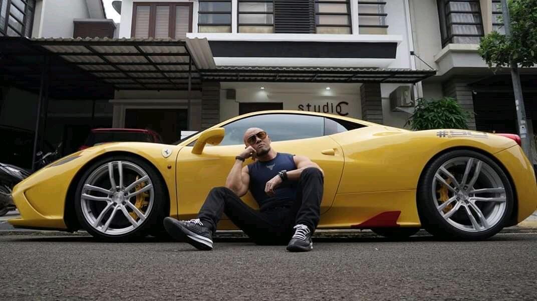 Selain Deddy Courbuzier Aktor Indonesia Dibawah Memutuskan Pindah Agama Menjadi Islam