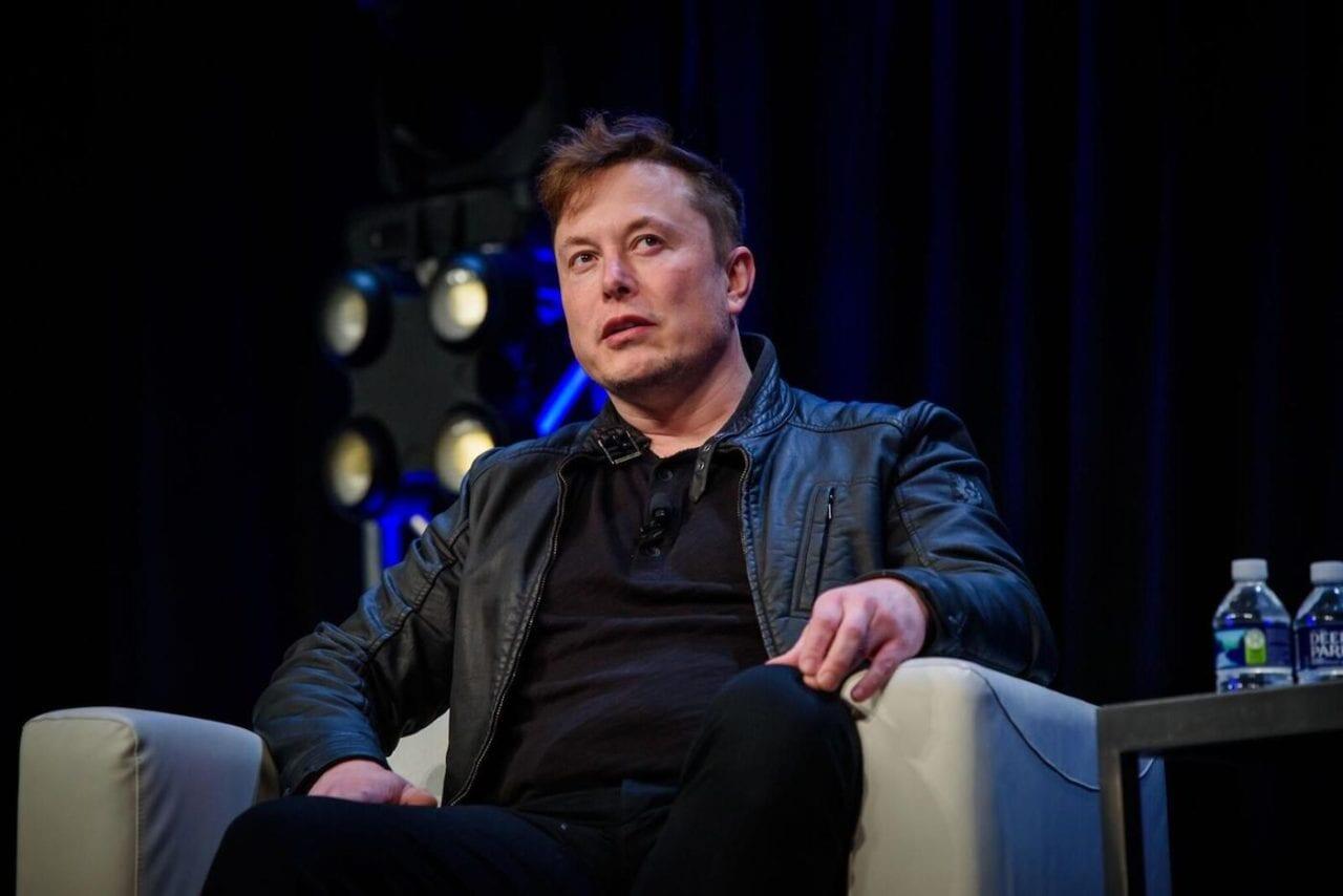  4 Ambisi Gila Elon Musk, Pengen Tanam Komputer di Otak!