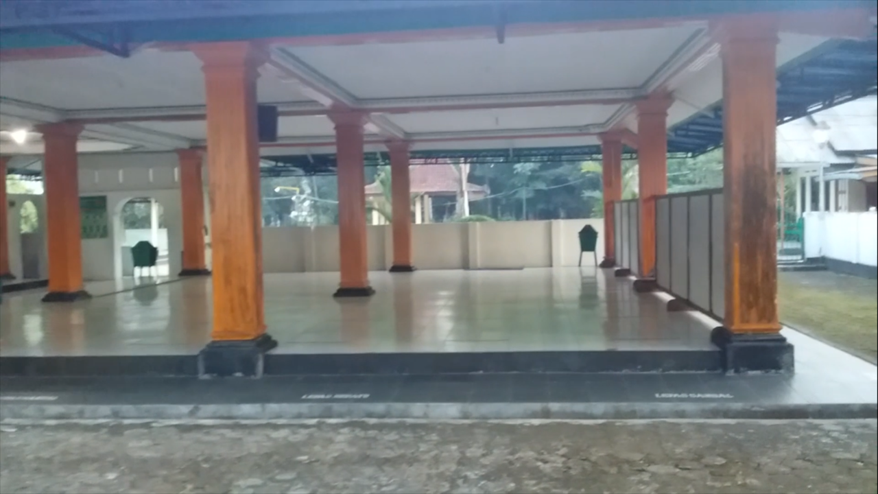 Semua Warga Terkejut! Ada Makam Sebesar Kabupaten