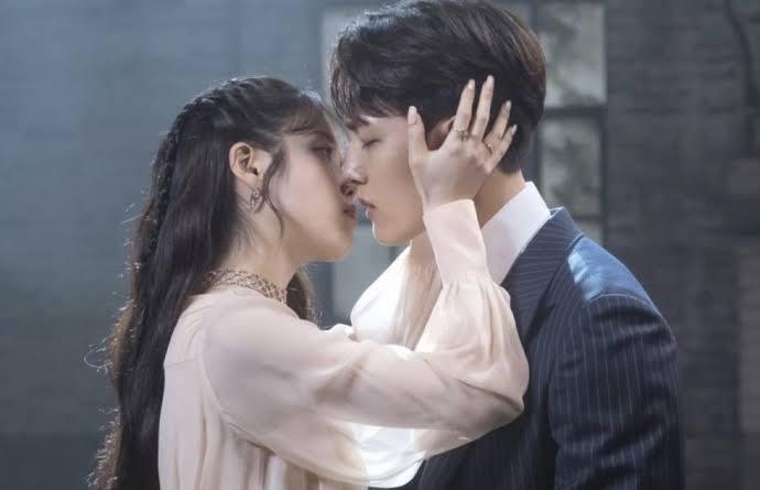 Pilih Film Drama Korea Atau Film Semi?