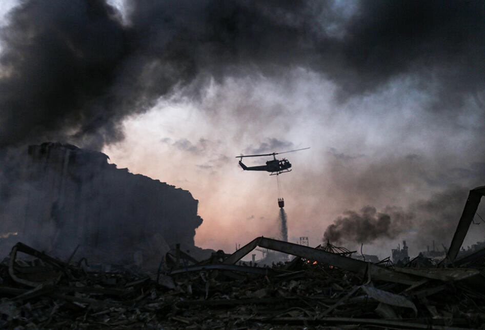 &#91;FOTO &amp; VIDEO&#93; Detik-detik Ledakan Besar Guncang Pesisir Beirut, Lebanon