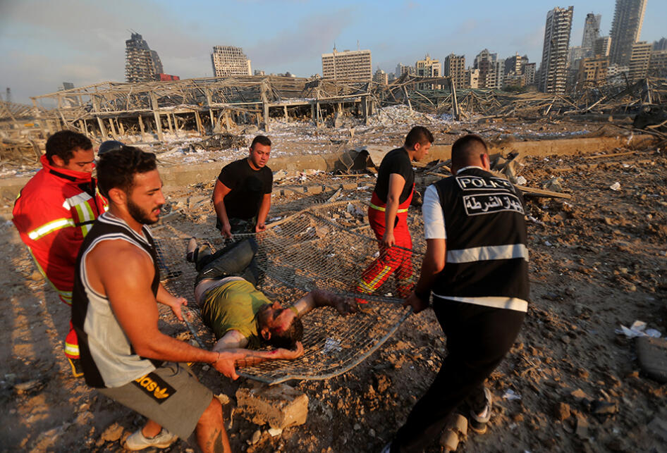 &#91;FOTO &amp; VIDEO&#93; Detik-detik Ledakan Besar Guncang Pesisir Beirut, Lebanon