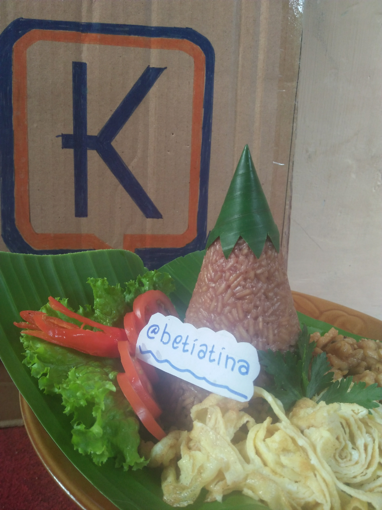 &#91;Coc. Reg Sukabumi&#93; Nasi Sehat Khas Sukabumi Ala TS yang Warnanya Ungu, Mau Cobain? 