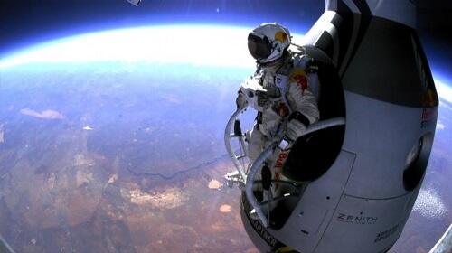 Alan Eustace, manusia yang nekat lompat dari ketinggian 41 kilometer ke bumi!