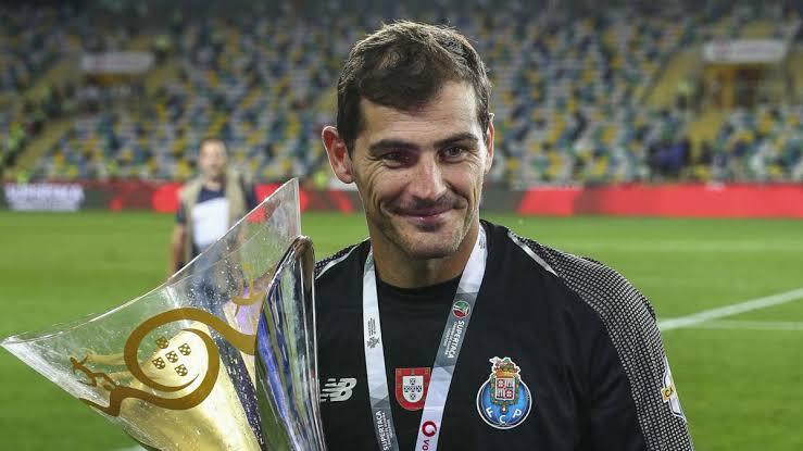 Iker Casillas Resmi Putuskan Pensiun