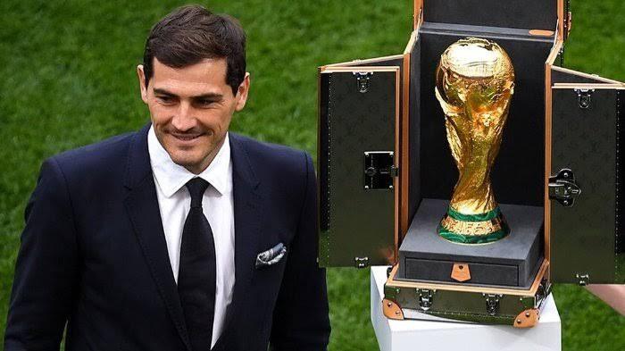 Iker Casillas Resmi Putuskan Pensiun