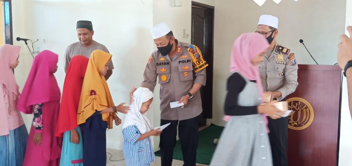 Jumat Barokah, Kapolres Pelabuhan Belawan Santuni Anak Yatim