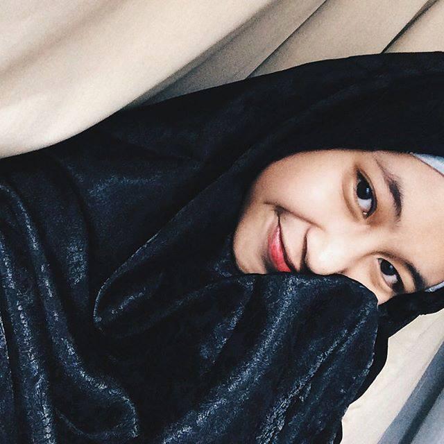 6 selfie manis ADIBA putri sulung Alm UJE beserta Hubungan asmaranya bersama EGI