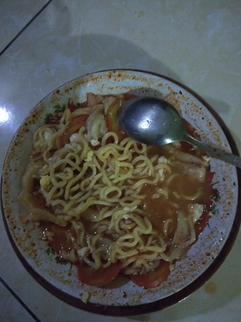 Mie Korean Spicy Soup Plus Telur dan Jamur Tiram, Wow Mak Sluruuup!