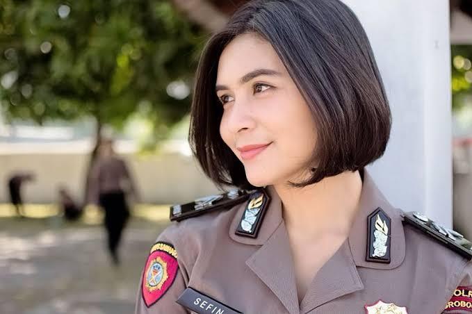 Polisi Cantik, Lo Suka Atau Malah Waspada! Apakah Polwan Ada Yang Jenderal? 