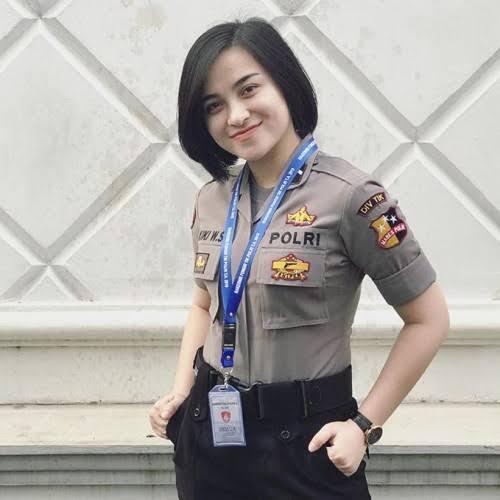 Polisi Cantik, Lo Suka Atau Malah Waspada! Apakah Polwan Ada Yang Jenderal? 