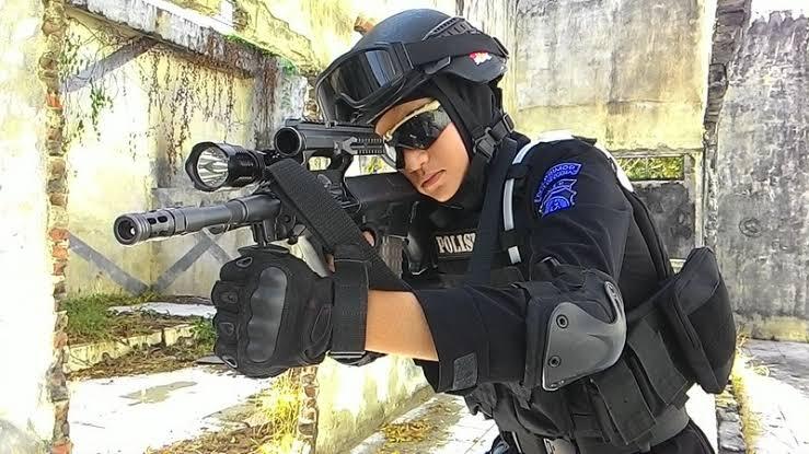 Polisi Cantik, Lo Suka Atau Malah Waspada! Apakah Polwan Ada Yang Jenderal? 