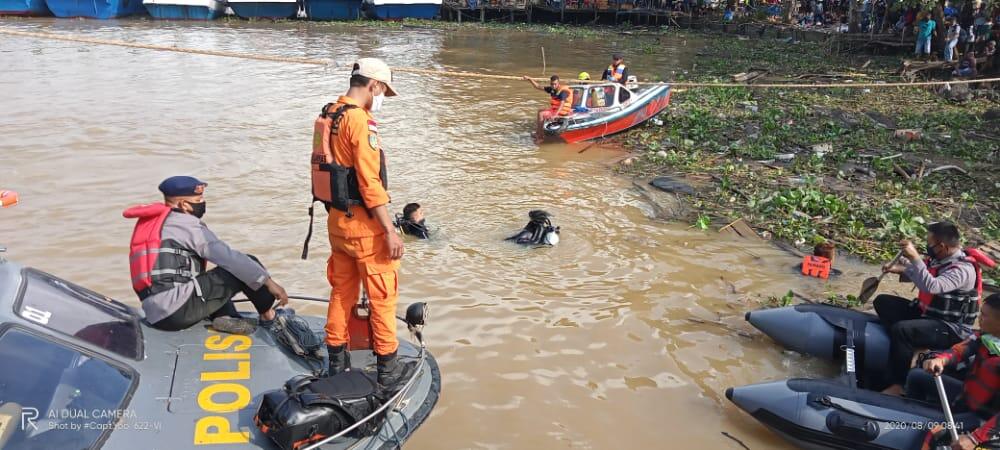 Avanza Tercebur di Sungai Mahakam, Tiga Penumpang Belum Ditemukan