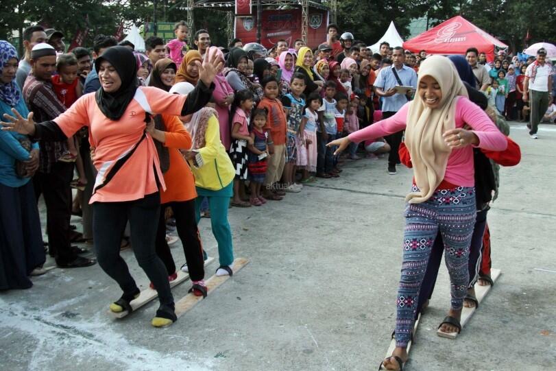 Balap Bakiak! Salah Satu Momen Paling Mengesankan dan Terseru yang Pernah Ane Ikut!