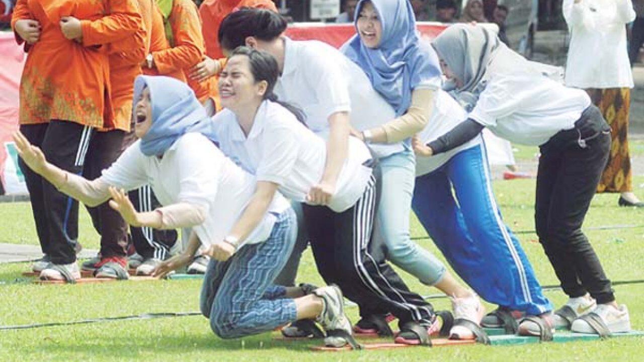 Balap Bakiak! Salah Satu Momen Paling Mengesankan dan Terseru yang Pernah Ane Ikut!