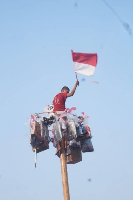 Kenangan Panjat Pinang, Agustusan Yang Tak Terlupakan