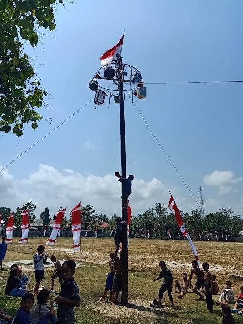 Kenangan Panjat Pinang, Agustusan Yang Tak Terlupakan