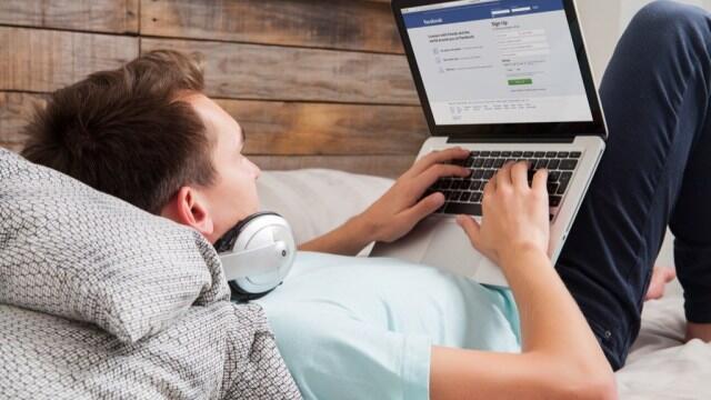 7 Hal Yang Biasa Dilakukan Pria Untuk Menutupi Luka Akibat Patah Hati