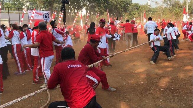 Lomba Tarik Tambang Paling Bersejarah Di Kampung Ane.