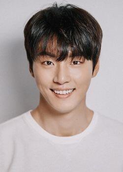 Jadi Detektif Keren di Drakor Dunia Pararel Train, Yoon Si Yoon Makin Cute!