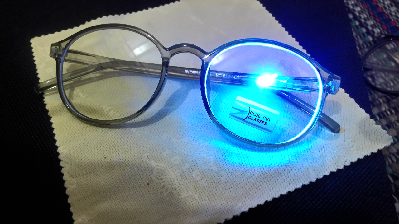 Cara Membedakan Kacamata Antiradiasi Yang Asli Dan Yg Palsu