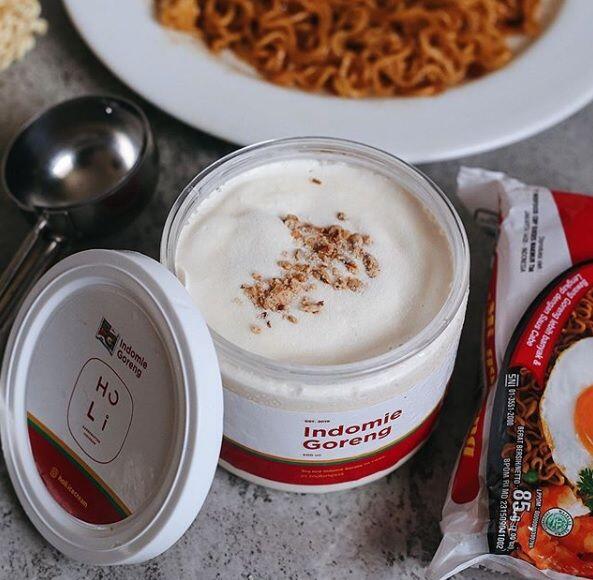 Terbaru! Es Krim Rasa Indomie Lengkap dengan Taburan Bawang Goreng