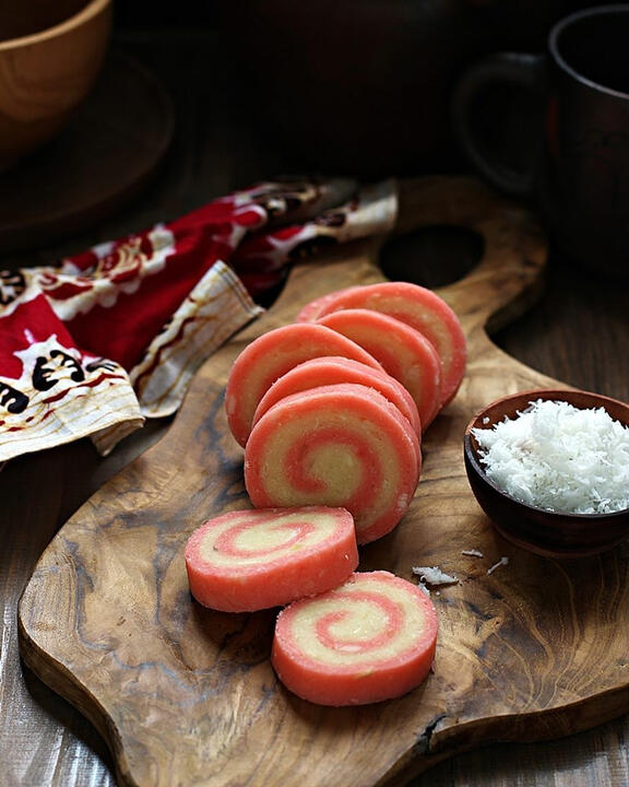 6 Jajanan Pasar Nuansa Merah Putih Bisa Jadi Suguhan di 17-an, Ada Kue Klepon Lho!