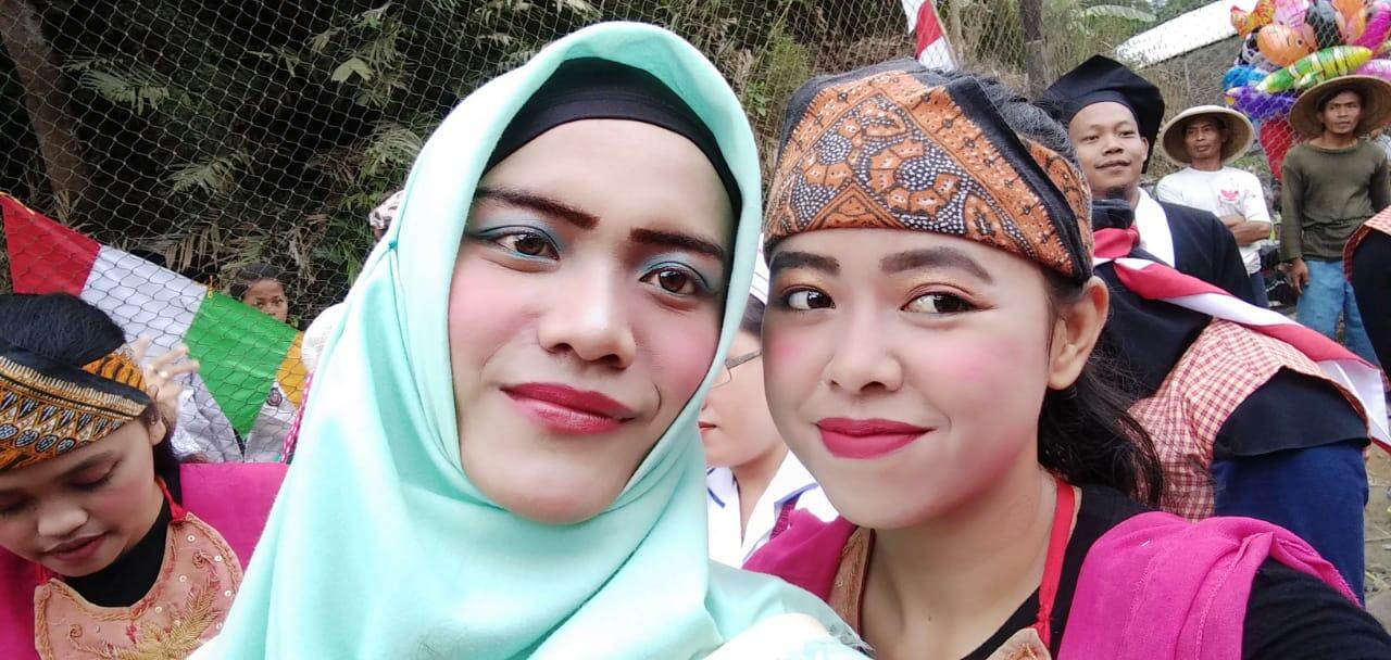 Cinta Lama Bersemi Kembali Saat Parade 17 Agustus.